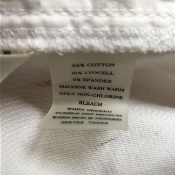 Ann Taylor White Flat Front Long Shorts Size 6 - Picture 7 of 7